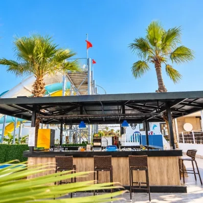 bar de la piscine extérieur