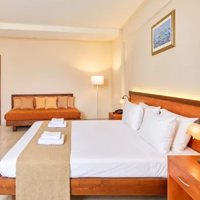 chambre double avec lit deux places et 1 lit d'appoint 