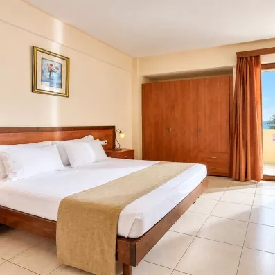 Chambre avec lit  double confortable,