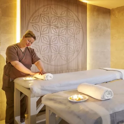 Cabine de massage et soins bien-être au spa de l'hôtel Mondi Club Nozha Beach à Hammamet.