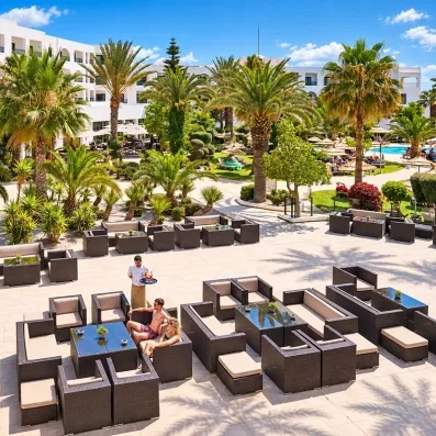 Terrasse extérieure et salon de jardin au Mondi Club Nozha Beach Hammamet