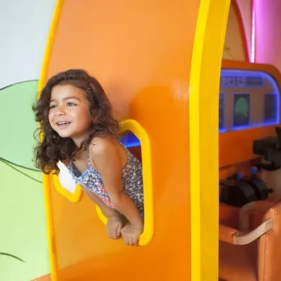 Enfant s'amusant au mini-club pour enfants du Mondi Club Seabel Aladin Djerba