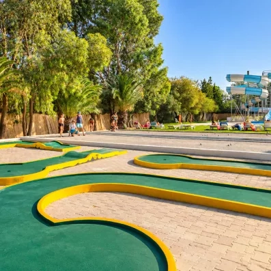 Parcours de mini golf et terrain de pétanque au Mondi Club Shalimar Hammamet