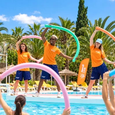 Cours d aquagym dans la piscine extérieure de l hôtel Mondi Club Shalimar Tunisie