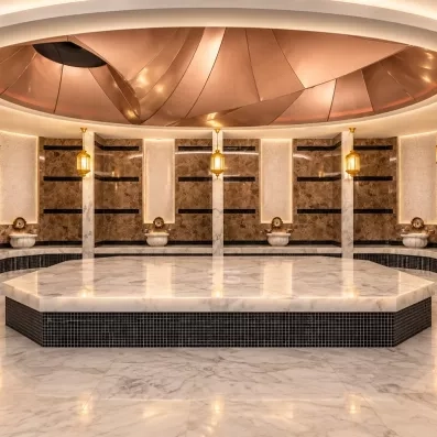 espace de détente avec un grand bain turc