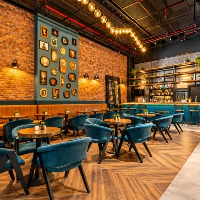 bar intérieur avec décoration sombre