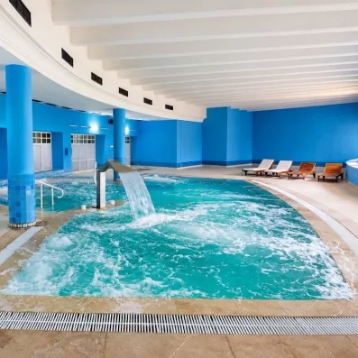 piscine intérieure