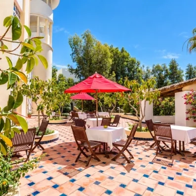 table sur terrasse