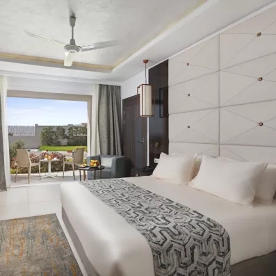belle grande chambre donnant sur le jardin