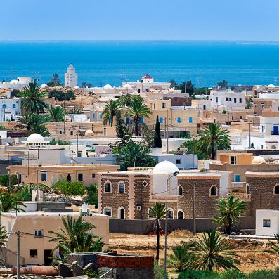 village devant la mer