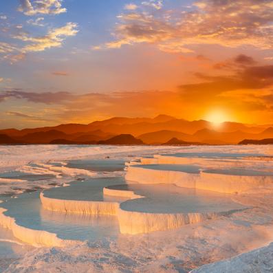 coucher de soleil sur vasque de calcaire