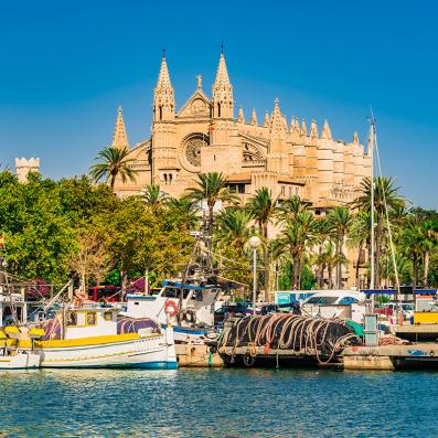 cathédrale devant la mer