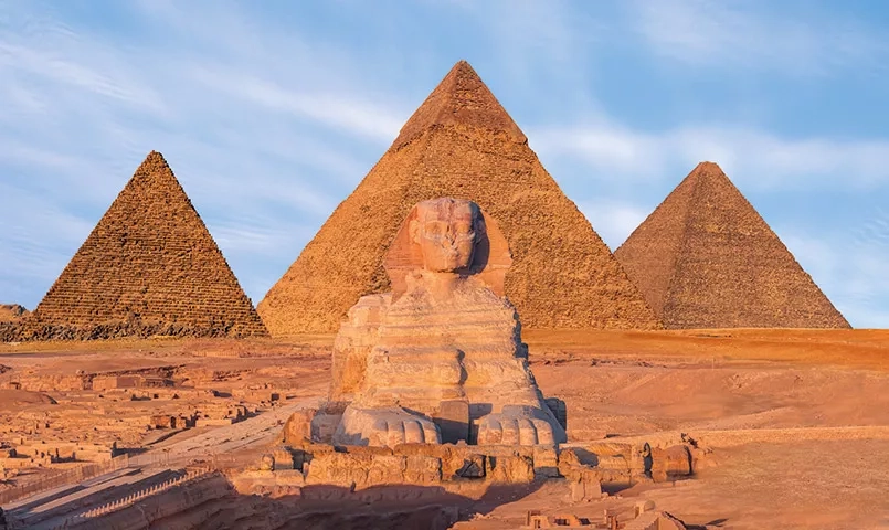 Les pyramides et le sphynx au Caire