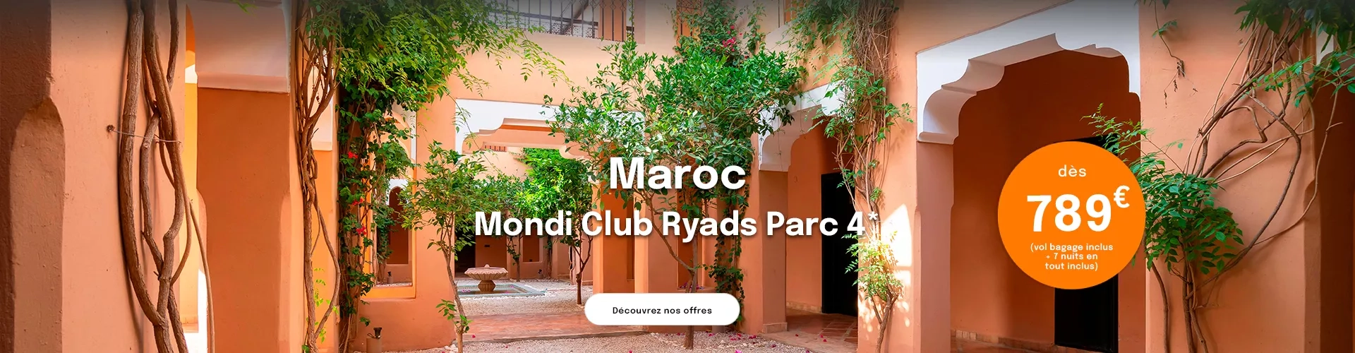 un hôtel ocre à Marrakech