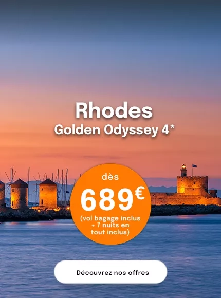 Vue sur les 3 moulins du port de Rhodes au coucher du soleil