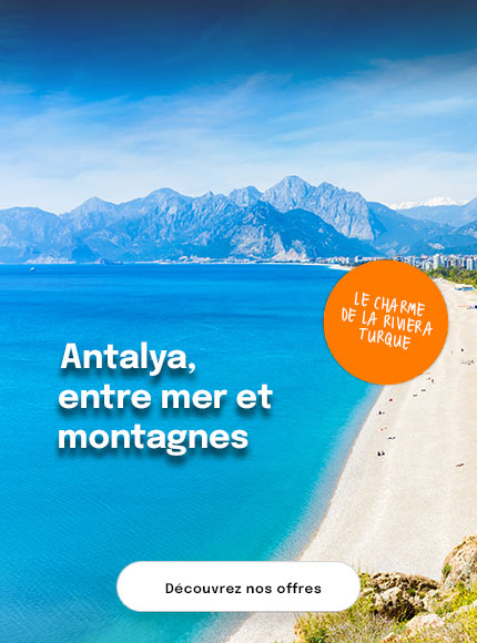 plage avec montagnes