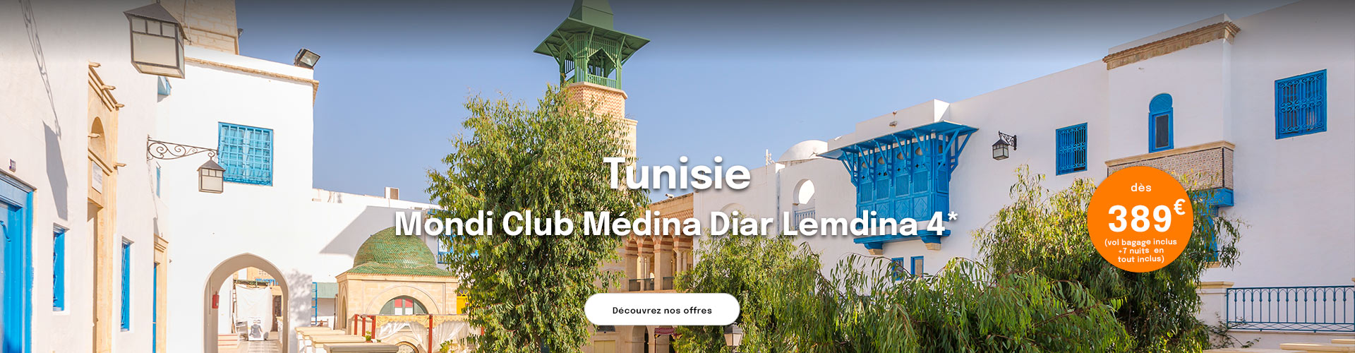 maisons blanches avec volets bleus