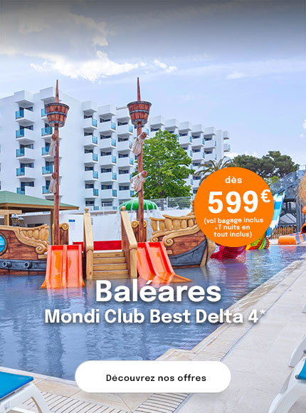 piscine avec jeux aquatiques pour enfants