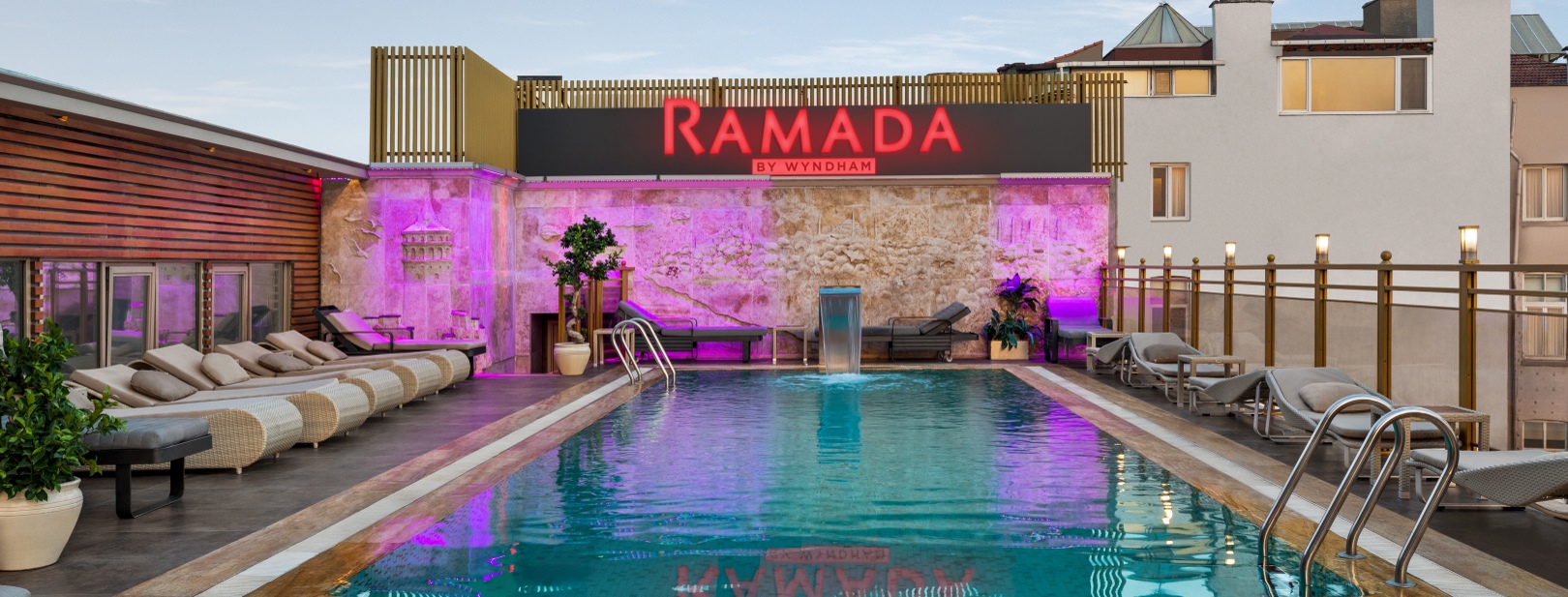 Ramada by Wyndham Istanbul Pera 4*